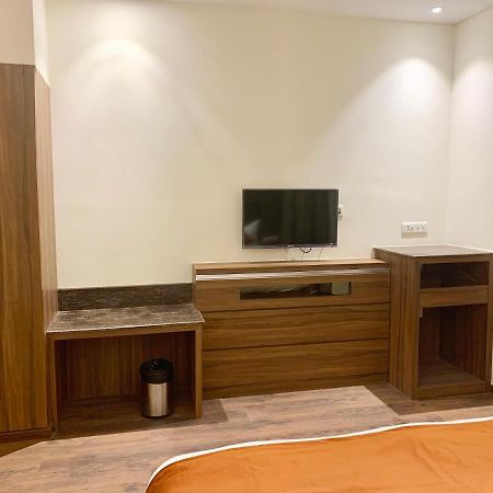 Hotel Amber Rudrapur Zewnętrze zdjęcie