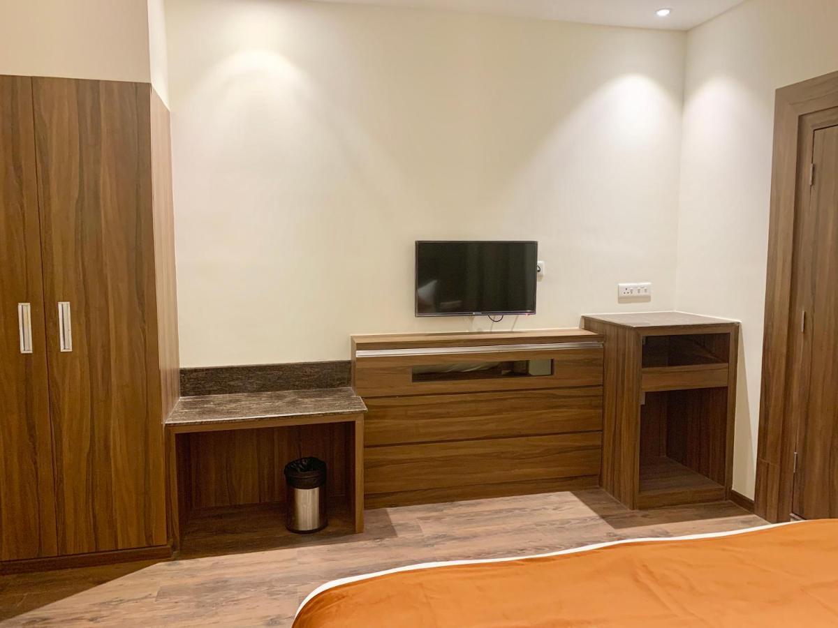 Hotel Amber Rudrapur Zewnętrze zdjęcie