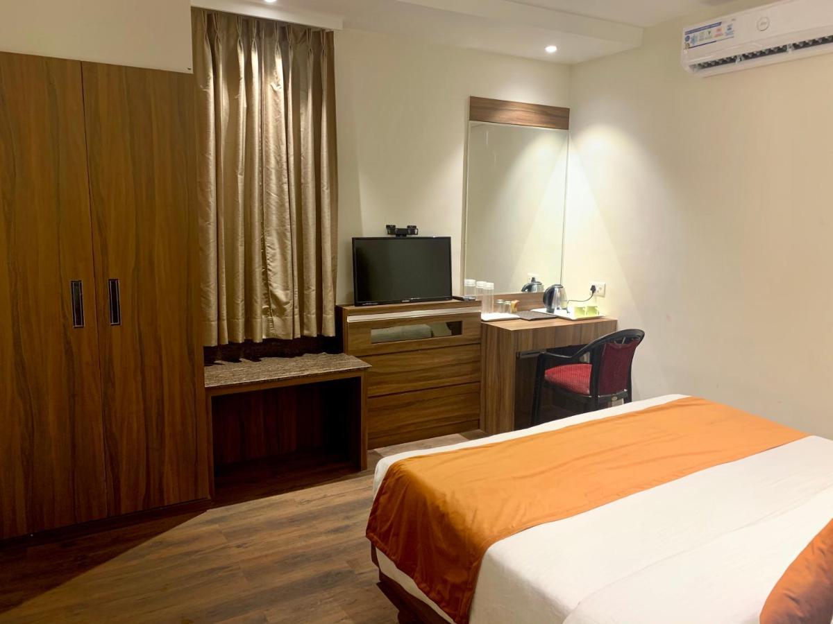 Hotel Amber Rudrapur Zewnętrze zdjęcie