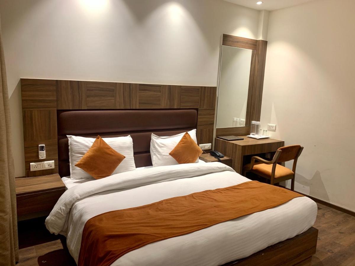 Hotel Amber Rudrapur Zewnętrze zdjęcie