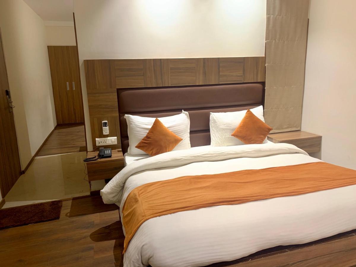 Hotel Amber Rudrapur Zewnętrze zdjęcie