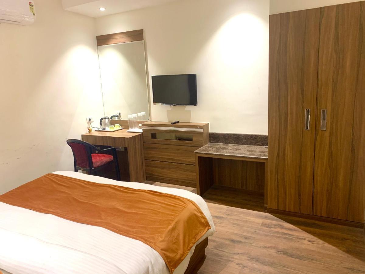 Hotel Amber Rudrapur Zewnętrze zdjęcie